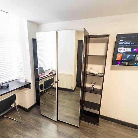 Stay Sa Cosy Equipped Studios Available 10 Mins From The City! Free Wifi &50" Smart Tv'S! Birmingham Exteriér fotografie