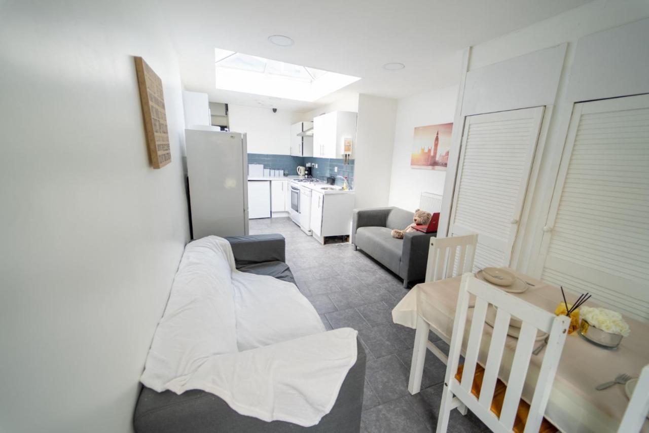Stay Sa Cosy Equipped Studios Available 10 Mins From The City! Free Wifi &50" Smart Tv'S! Birmingham Exteriér fotografie