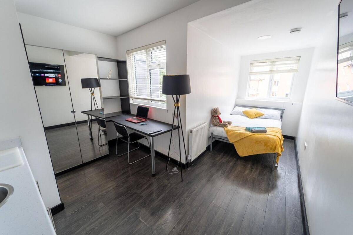 Stay Sa Cosy Equipped Studios Available 10 Mins From The City! Free Wifi &50" Smart Tv'S! Birmingham Pokoj fotografie
